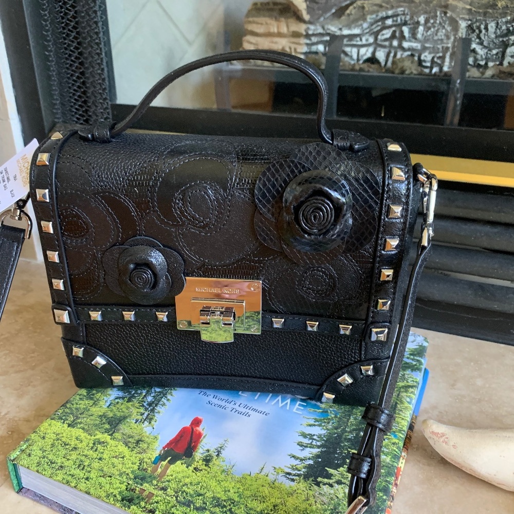 Michael lkors black flower shoulder bag